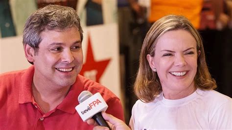 Gleisi Hoffmann E Lindbergh Farias Caem Na Folia Nos Blocos Cariocas