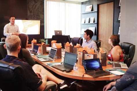 5 Tech Tips to Improve Your Boardroom Setup - Green Business Only