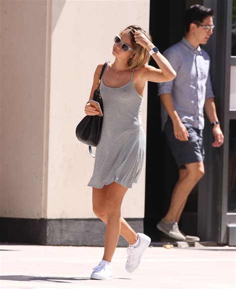 Naked Sarah Hyland Added 07 19 2016 By Gwen Ariano