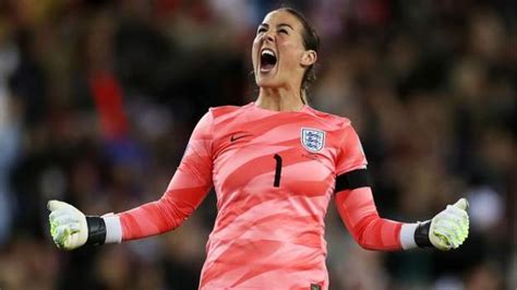 Mary Earps England And Man Utd Goalkeeper Named Bbc Womens Footballer