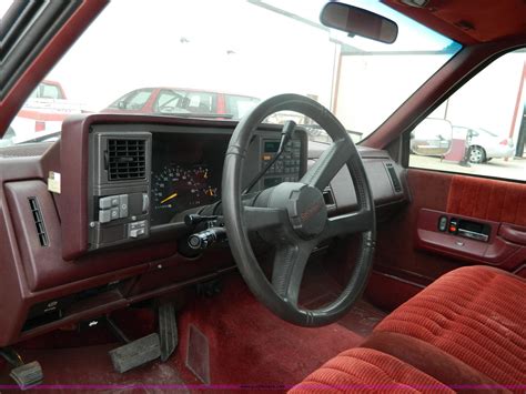 1993 Chevrolet Suburban 1500 Silverado Interior By Creativet01 On Deviantart