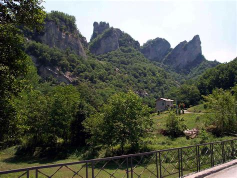 Parco Regionale Dei Sassi Di Roccamalatina Servizi