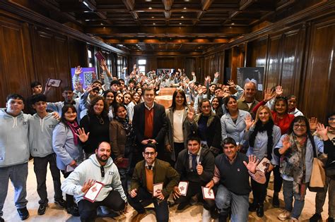 El Gobernador Zamora Recibi A Estudiantes De La Ciudad De Pinto