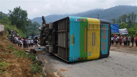 गल्छीमा भारतीय यात्रुबस दुर्घटना हुँदा एक जनाको मृत्यु १९ जना घाइते