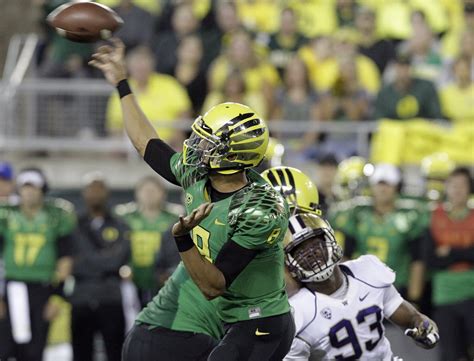 Acrimony reigns over Ducks-Huskies rivalry - The Columbian