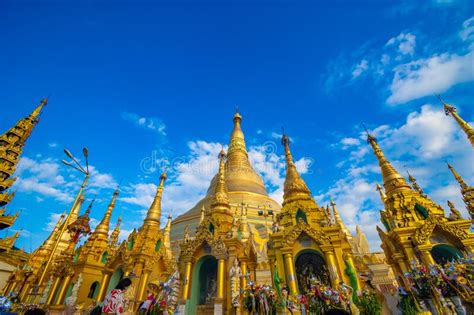 YANGON MYANMAR MARCH 15 2020 Buddhist Pilgrims In The Shwedagon Pagoda