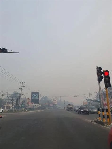 Kabut Asap Pekat Kembali Selimuti Palangkaraya Warga Takut Kanker