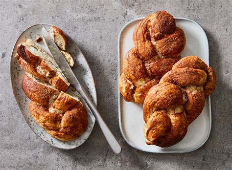 Vlechtbrood met maanzaad recept Allerhande Albert Heijn België