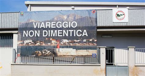 Strage Di Viareggio Il Ricordo E La Protesta Dei Familiari Delle