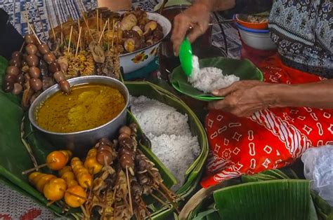 Nasi Ayam Bu Surip: Kelezatan Nasi Liwet Legendaris di Semarang, Sejak ...