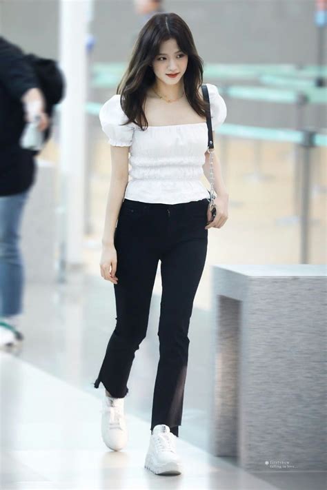 Blackpinks Jisoo Serving Ultimate Airport Looks Allkpop