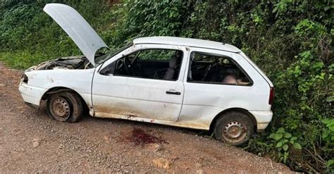 HOMEM FICA FERIDO APÓS CAPOTAMENTO DE VEÍCULO EM MONTE BELO DO SUL