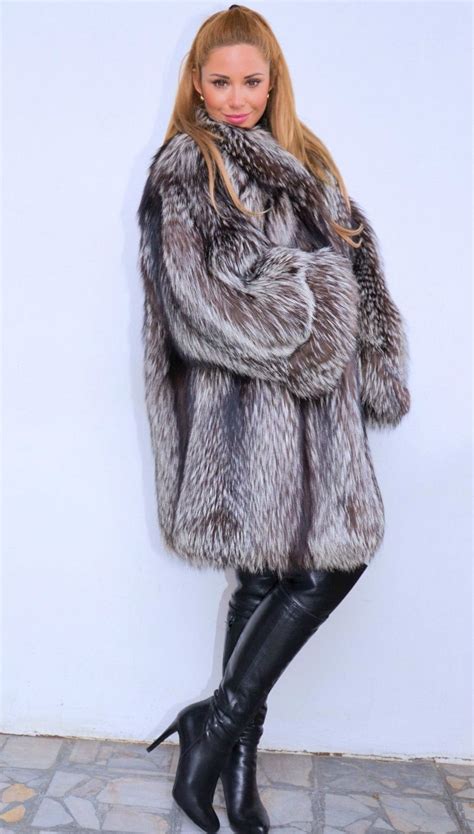 Pin By Boite Alettres On Fourrure Fur Fashion Fox Fur Coat Fur