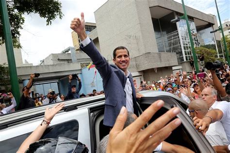 Guaidó leva opositores às ruas de Caracas para protestar contra Maduro