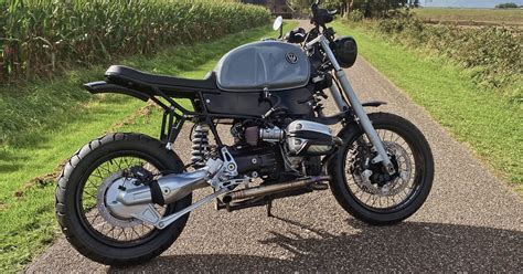 Brave New Beemer: BMW R1100RS – BikeBound