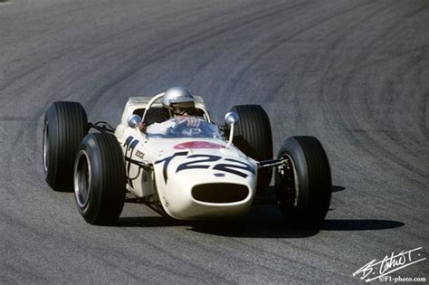 Video: 1965 Honda F1 RA272 V12 at Full Noise