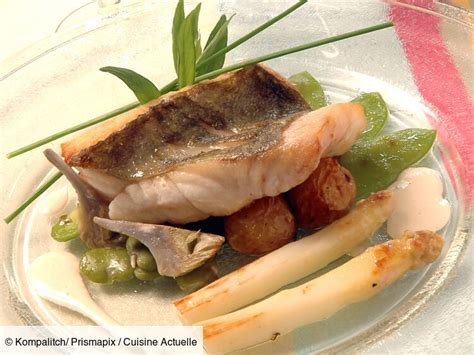 Filet de saint pierre poêlée de légumes et grenailles rôties