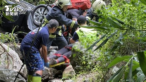 快訊／女駕駛倒車不慎墜谷死亡 閨密提早下車逃死劫崩潰報案│新北市│貢寮│墜落│tvbs新聞網