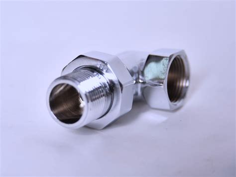 Хромированная латунная американка угловая TIM 1/2", резьба внутр./наруж ...