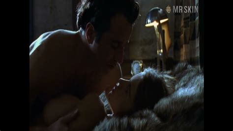 Naked Elsa Kikoïne in Les Semailles et les Moissons