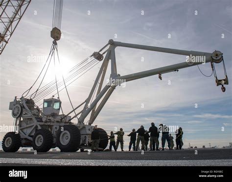 Tilly Crash Crane Hi Res Stock Photography And Images Alamy