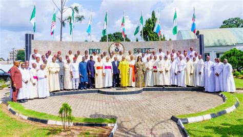 Catholic Bishops Sues For Peace In Imo State Commends Hope Uzodimma