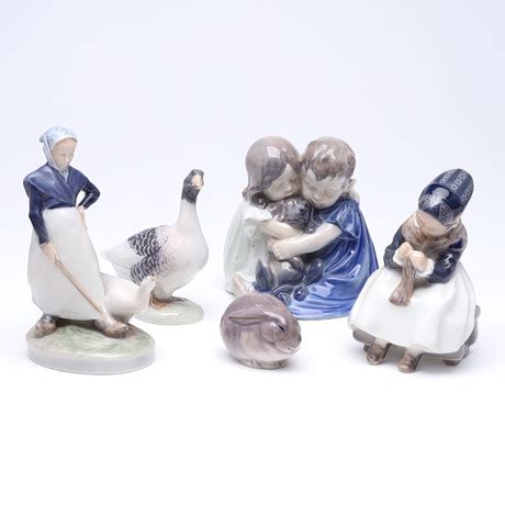 ROYAL COPENHAGEN Figuriner 5 st porslin bl a flicka med gås Chr