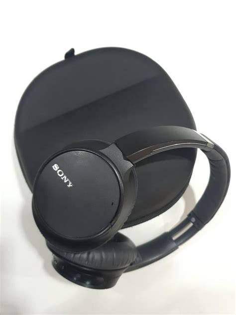 Sony WH CH700N Noise-Cancelling Headphones (with carrying case ...