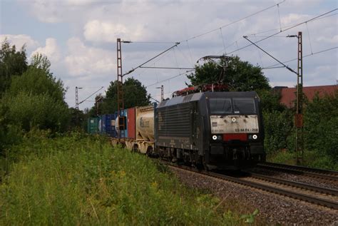 ES 64 F4 208 Mit Einem Containerzug In Hannover Limmer Am 30 07 2010