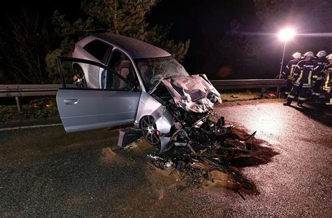 Nach schwerem Unfall auf A9 21 Jähriger stirbt