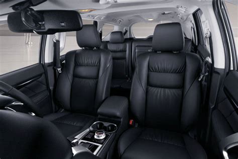 Mitsubishi Pajero Sport 2025 Images - Check Interior & Exterior Photos ...