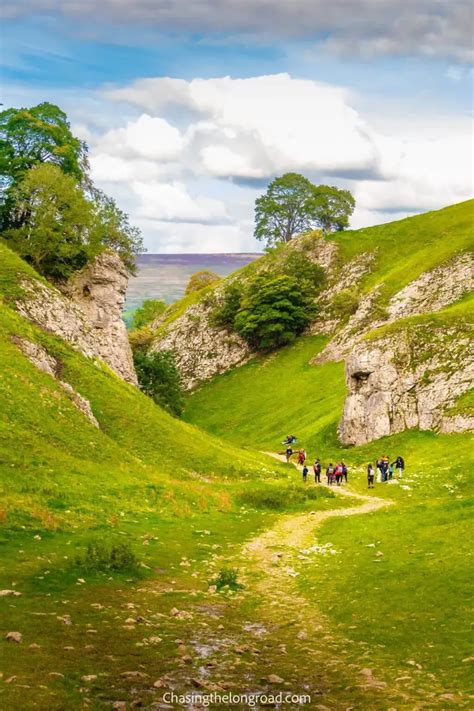 Peak district england 14 unmissable things to do best walks map chasing ...