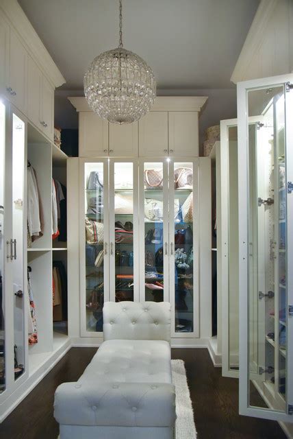 Small Room Transforms Into Her Master Walk In Closet Classique Chic