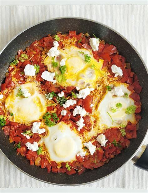 Shakshuka Met Verse Tomaten En Zachte Geitenkaas Priya Loves Food