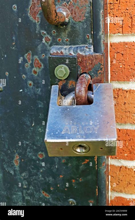 Heavy padlock hi-res stock photography and images - Alamy