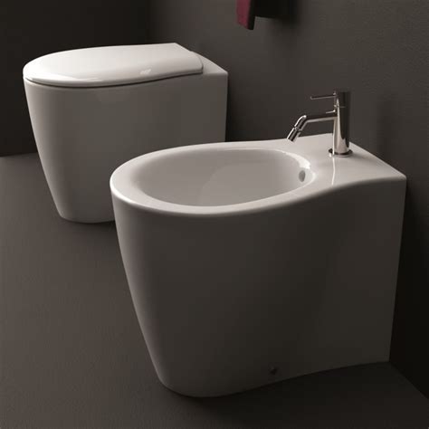 Wc Filo Muro Moderno Senza Brida Formosa Olympia Ceramica