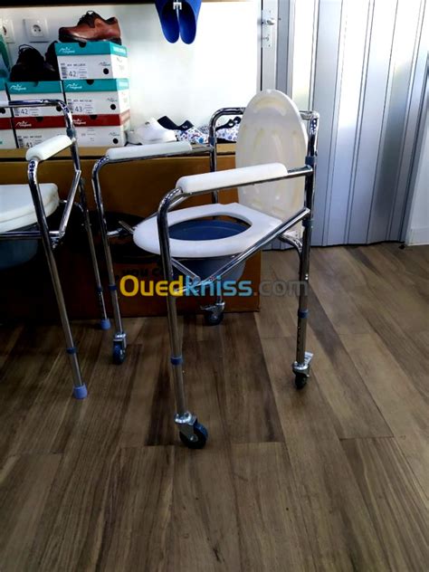 Chaise garde robe pliable sur roues Alger Algérie