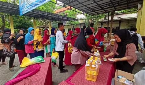 Pasar Murah Disperindag Jatim Bantu Stabilkan Harga Kebutuhan Pokok Di