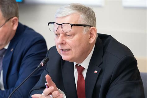 Suski zaskoczył w Sejmie Tłumaczy się z odręcznej poprawki do ustawy