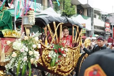 Meski Diguyur Hujan Dugderan Di Kota Semarang Berlangsung Meriah