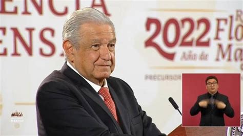 AMLO reconoce que marchas feministas fueron pacíficas un grupo