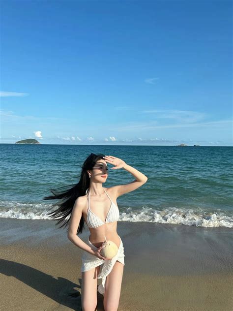 Tips tạo dáng với bikini đi biển ĐẸP đúng chuẩn HOT TREND cho nàng