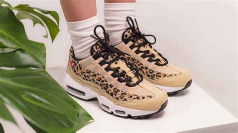 nike animal print 16