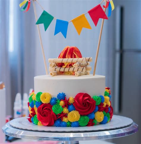 Bolo De Festa Junina Infantil - Fogueira de Festa Junina: ideias criativas e tutoriais | Bolos ...