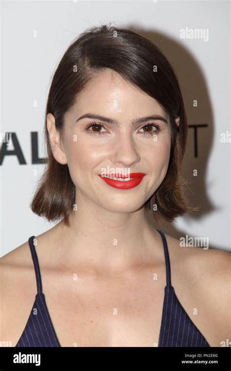 Shelley Hennig Fotografías E Imágenes De Alta Resolución Alamy