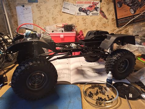 Процесс сборки CrossRC SU4 1/10 Demon 4X4 Trophy Kit Full Hard Body SUV ...