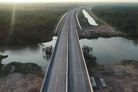 Foto Bukan Di Pulau Jawa Ternyata Jalan Tol Terpanjang Ada Di