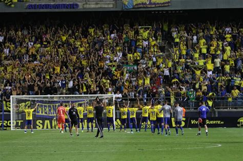 El Cádiz CF prepara un protocolo para la vuelta de los aficionados a