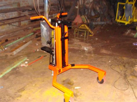 Mild Steel Hydraulic Drum Trolleys MS And Plastic Barrels For