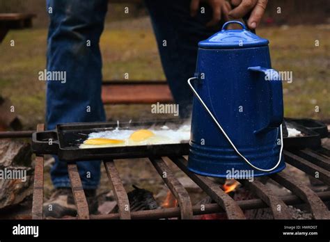 Campfire Cooking Hi Res Stock Photography And Images Alamy